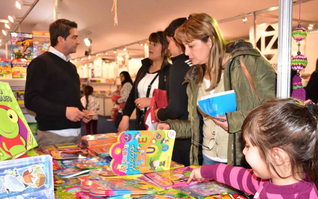 MÁS DE 150 MIL PERSONAS VISITARON LA FERIA DEL LIBRO EN MERLO