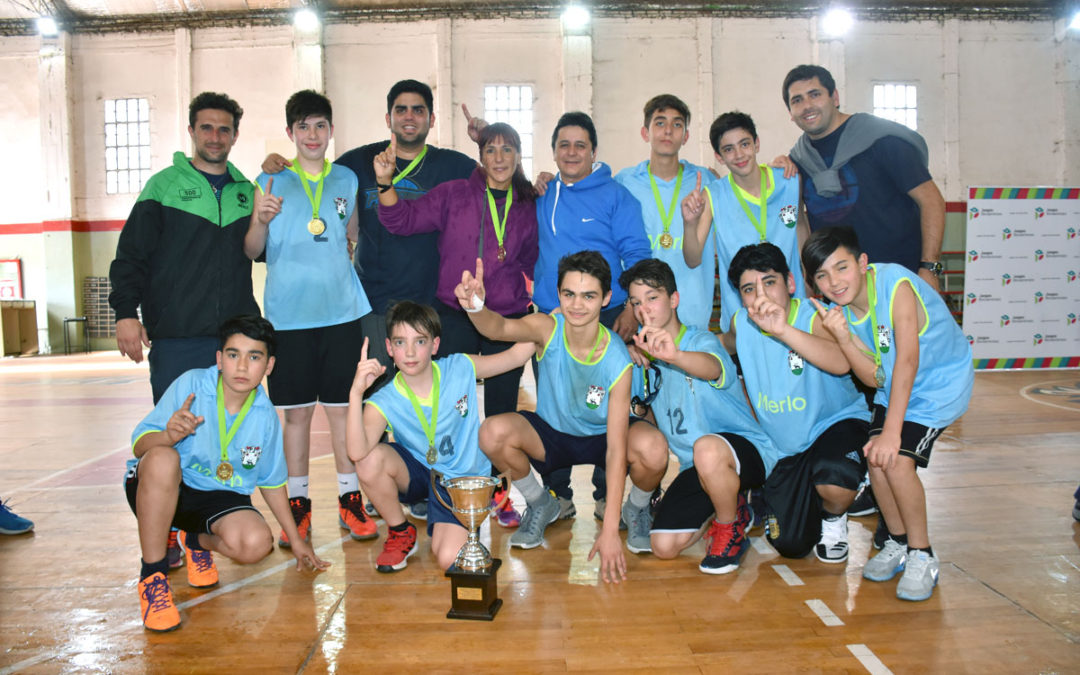 EL BÁSQUET DE PONTEVEDRA LOGRÓ EL PRIMER PUESTO