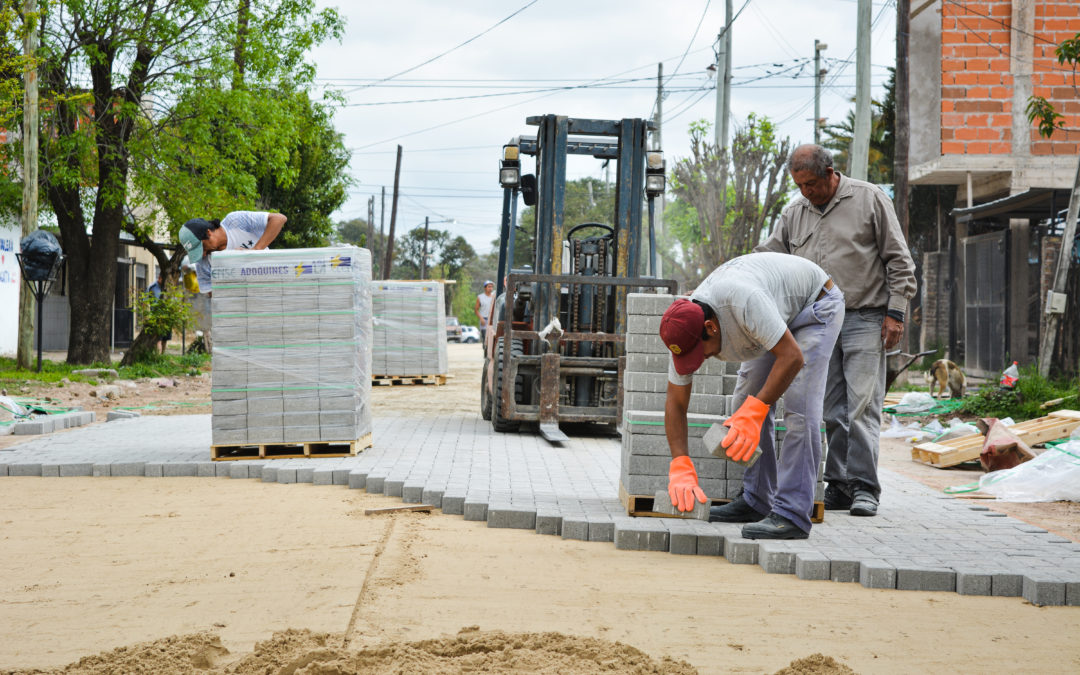 AVANZAN LAS OBRAS DE PAVIMENTOS EN PARQUE SAN MARTIN