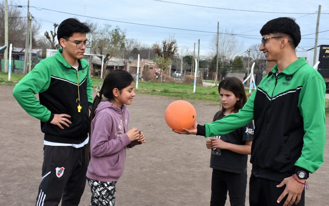 CONTINÚAN LOS DEPORTES SOCIALES EN LOS BARRIOS