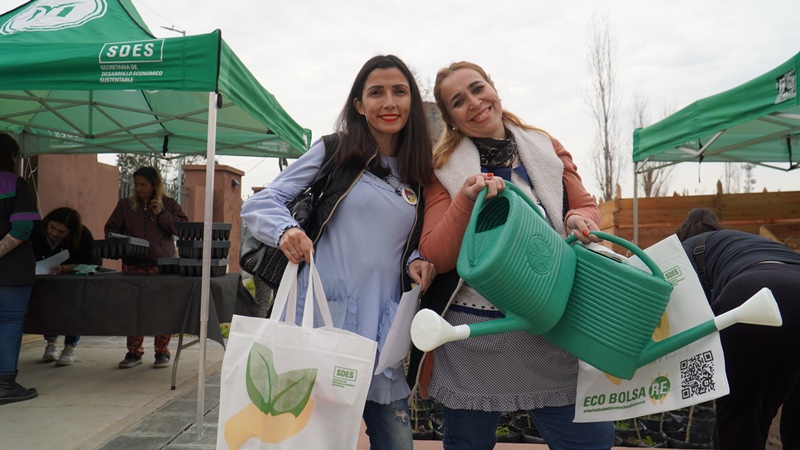 ENTREGA DE KITS DE HUERTA A ESCUELAS DE MERLO