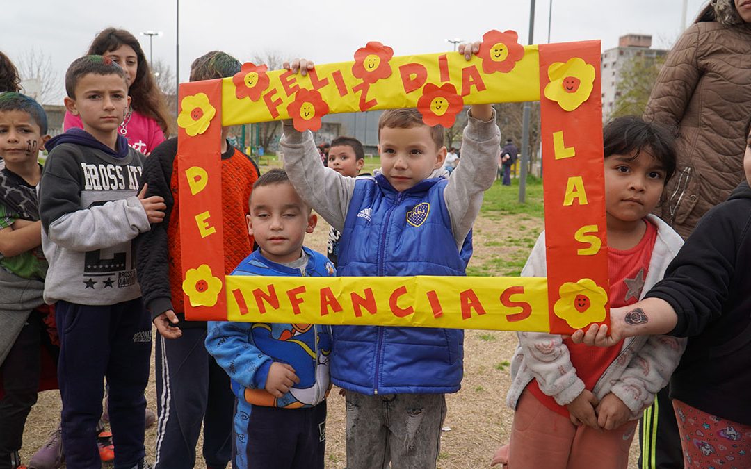 LOS NIÑOS CELEBRARON SU DÍA EN LAS PLAZAS DE MERLO