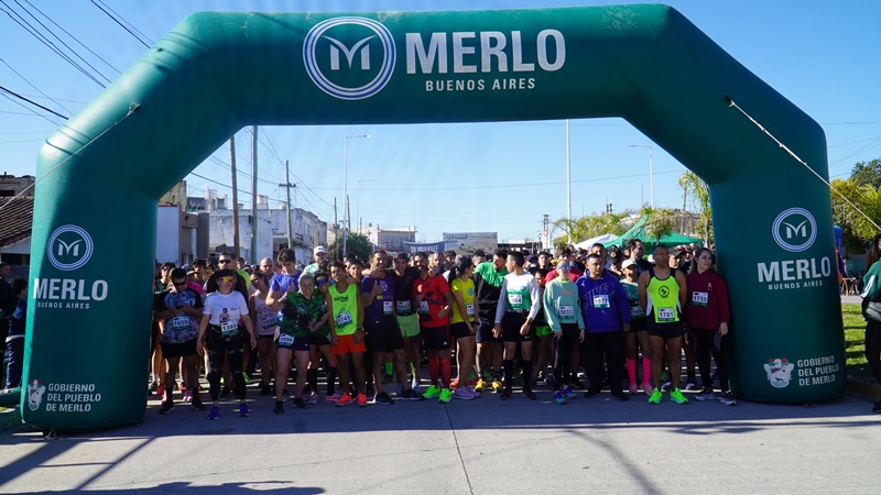 CARRERA BARRIAL EN MERLO NORTE