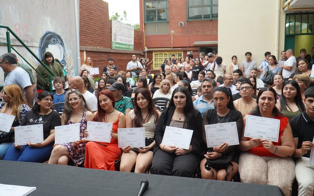 SE REALIZÓ LA ENTREGA DE DIPLOMAS 2024 EN ARTES Y OFICIOS