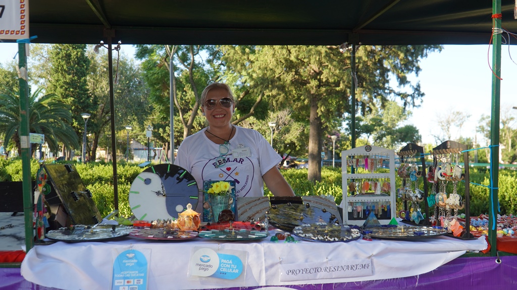 NUEVA FERIA DE EMPRENDEDORAS MERLENSES